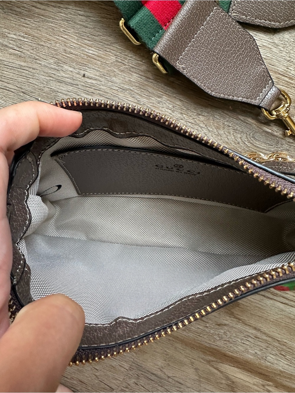 Gucci Beige GG Supreme Mini Bag with Green-Red Web Strap and Gold Chain - Picture 4 of 6